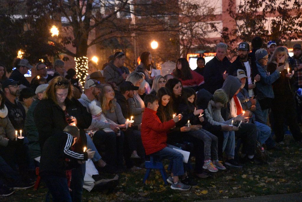 tree lighting 11-2019 276 (1024x683).jpg